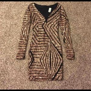 Sequins gold and black dress